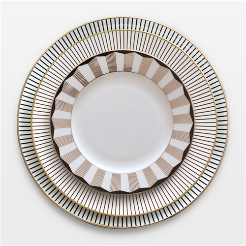 Wholesale Wedding Gold Rimmed Charger Plates in bulk