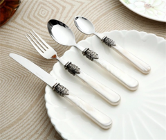 Vintage Acrylic Handle Plastic Dinner Cutlery Set Stainless Steel Knife Dessert Spoon Fork FlatwareVintage Acrylic Handle Plastic Dinner Cutlery Set Stainless Steel Knife Dessert Spoon Fork Flatware