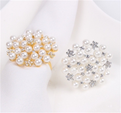Anillos para servilletas de diamante y perla al por mayor, sujetadores de botones para servilletas de bodas y hoteles