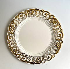 Platos de Lujo y Elegancia: Platos Cargadores para Bodas de 13