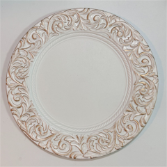 Platos de Lujo y Elegancia: Platos Cargadores para Bodas de 13