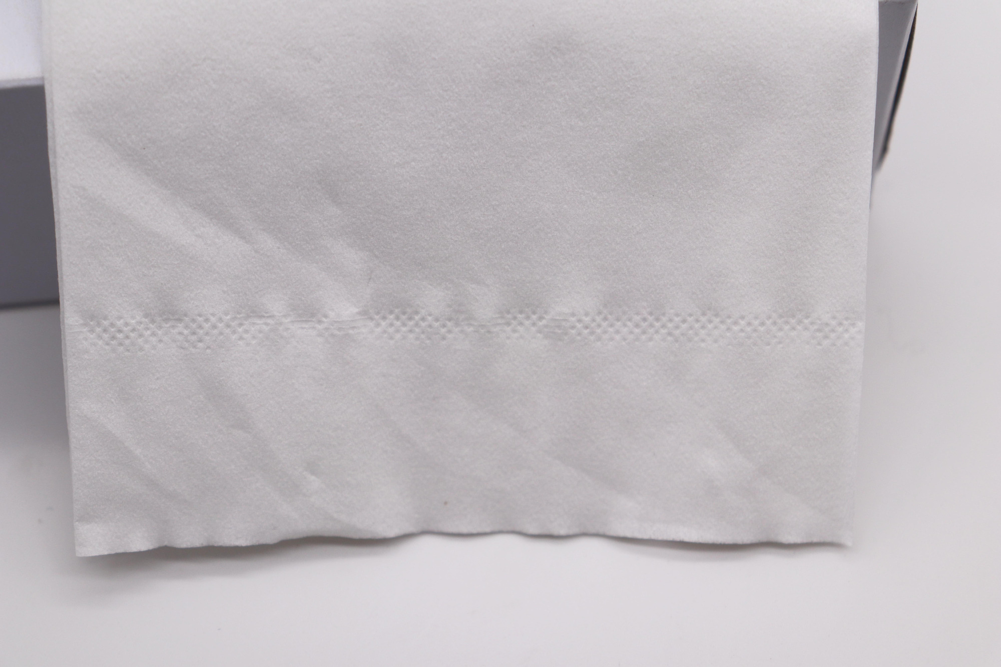 Office & Hotel Application and Virgin Wood Pulp Material Box Tissue Paper