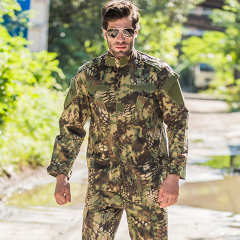 ACU Camouflagrou Forças Especiais do Exército Militar. Soldados treinando roupas de combate.