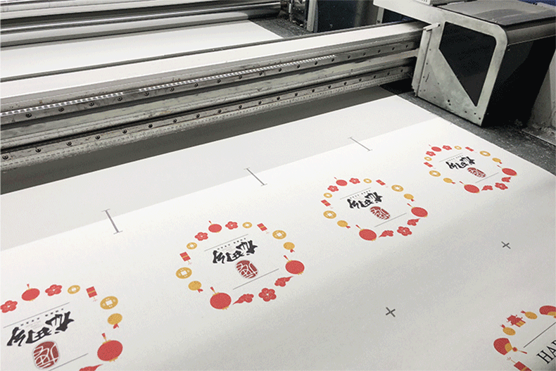Процесс печати индивидуальной холщовой сумки