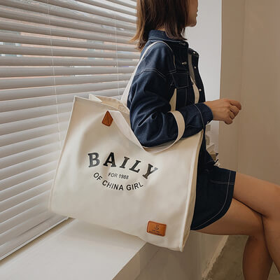 As bolsas personalizadas são elegantes, bonitas e populares