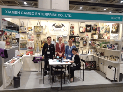 Na exposição de presentes personalizados realizada em Hong Kong em 2019, exibimos sacolas personalizadas.