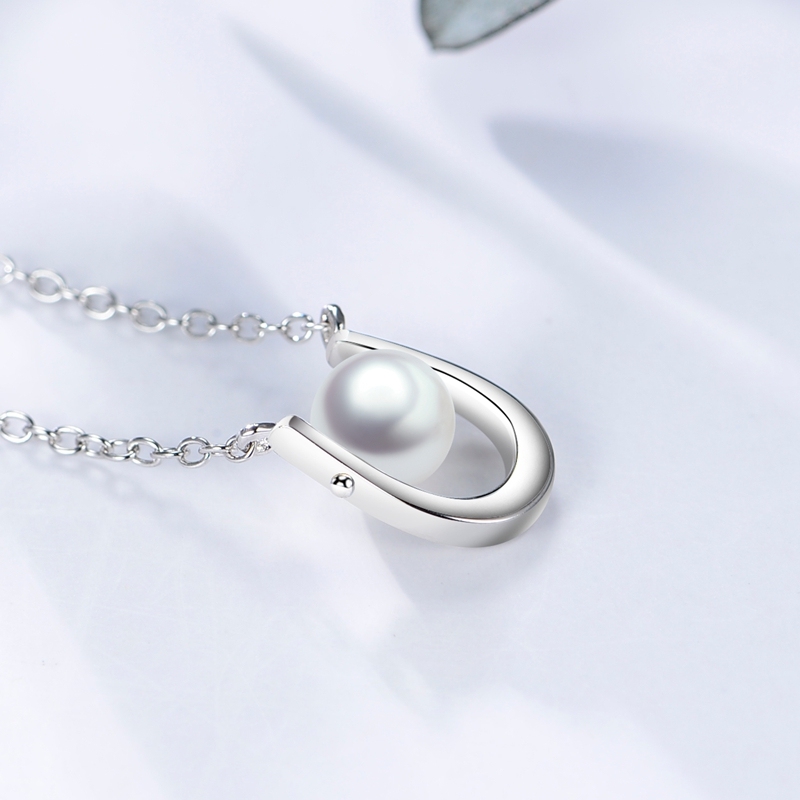 Horseshoe Shape Pendant with Pearl