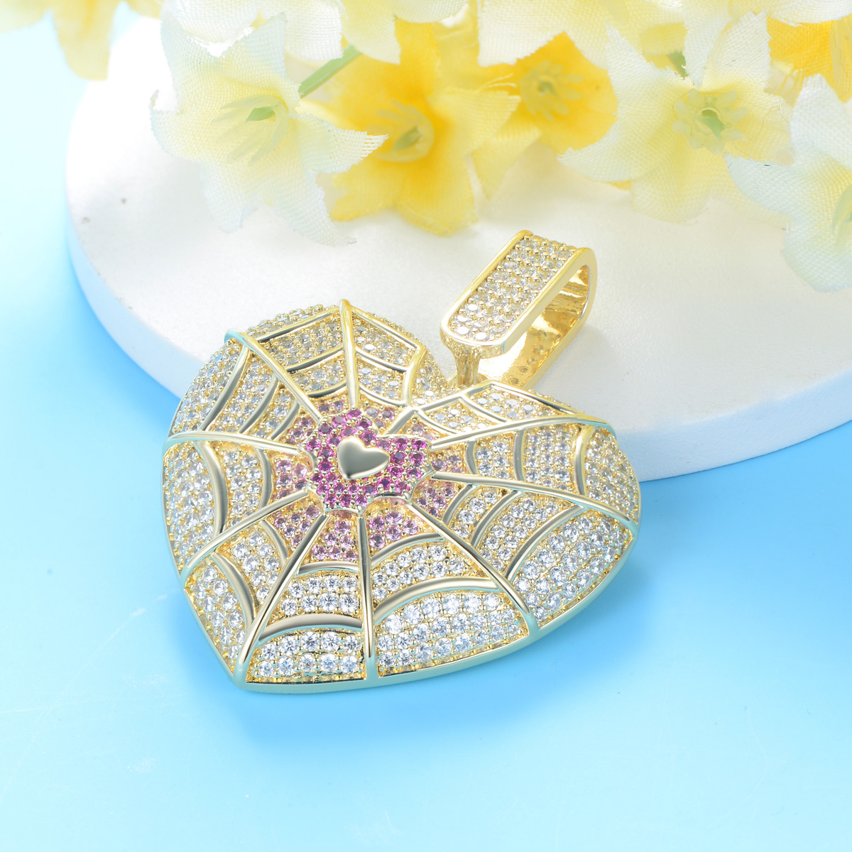 restrained heart pendant