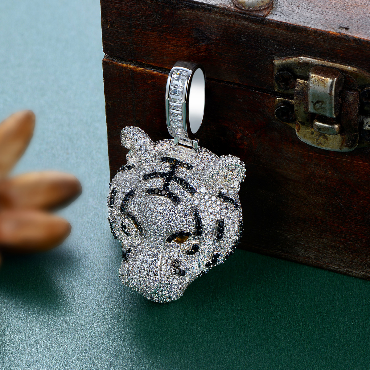 white tiger pendant