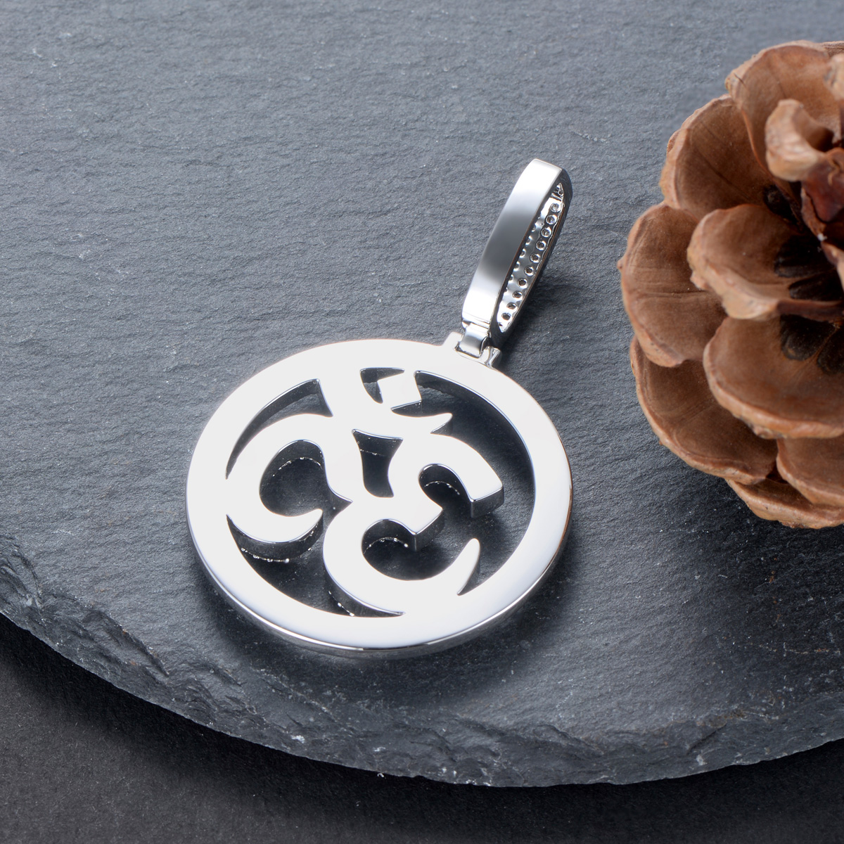 hinduism om pendant
