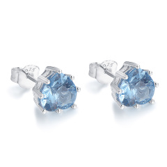 Jun. heart stud earrings