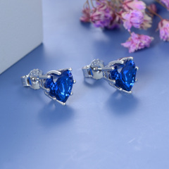 Sep. heart stud earrings