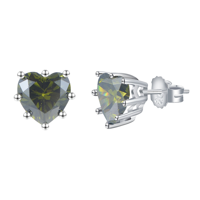 Aug. heart stud earrings
