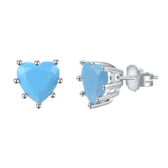 Dec. heart stud earrings