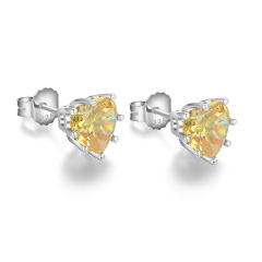 Nov. heart stud earrings