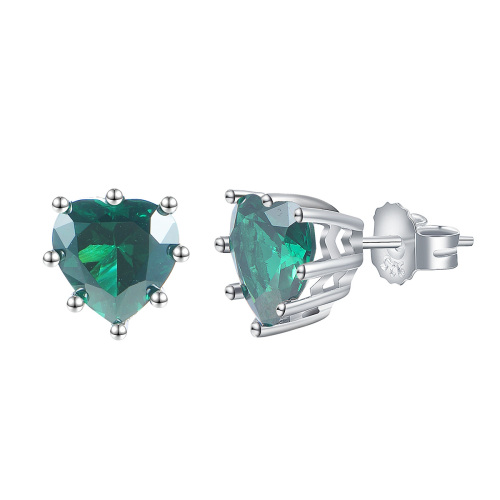 May. heart stud earrings