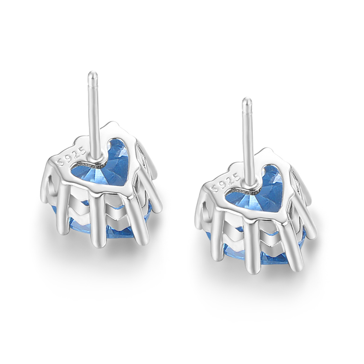 Mar. heart stud earrings