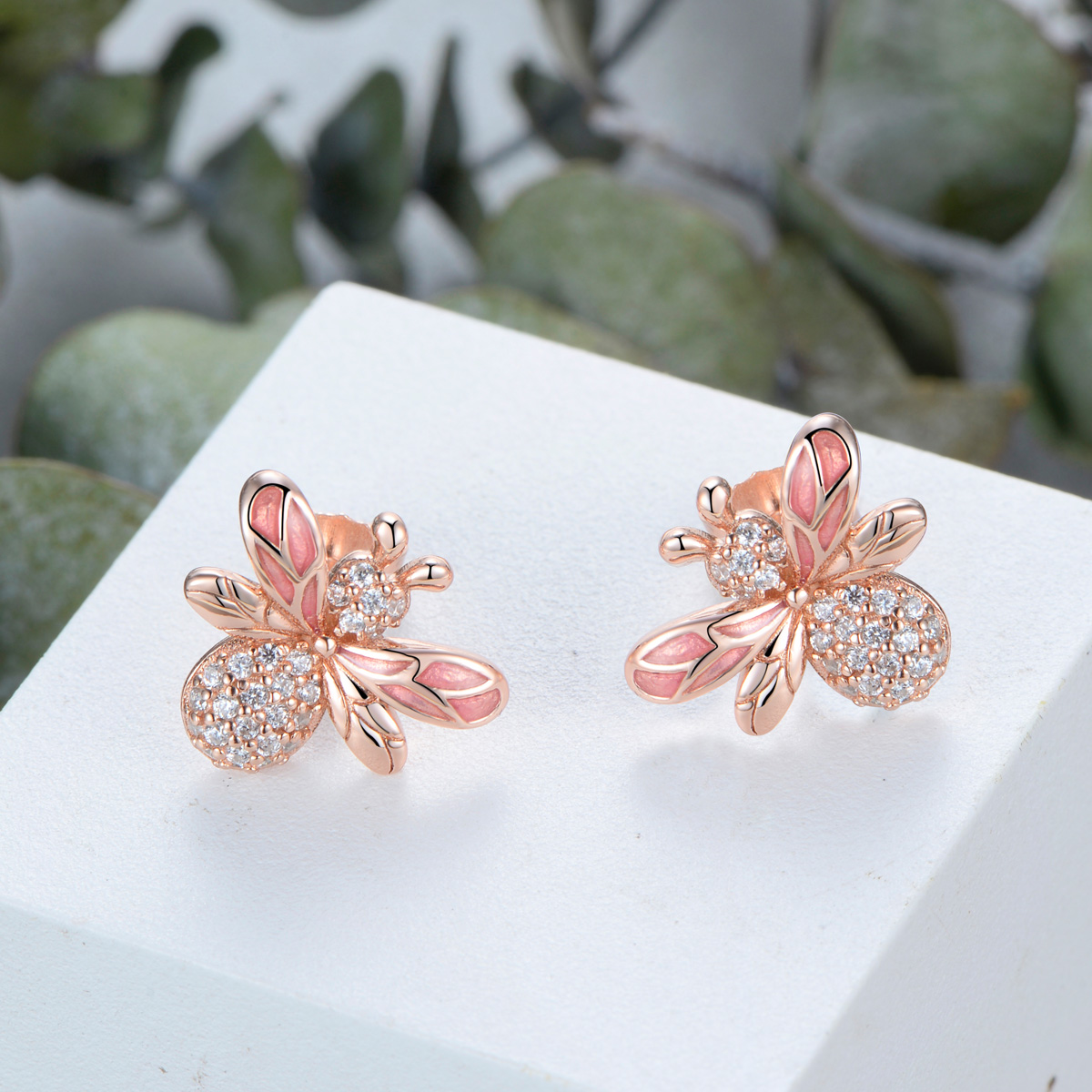 rose gold bee studs earrings