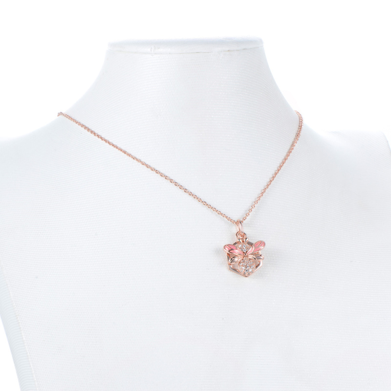 rose gold bee pendant necklace