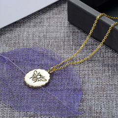 carved insects bee pendant necklace
