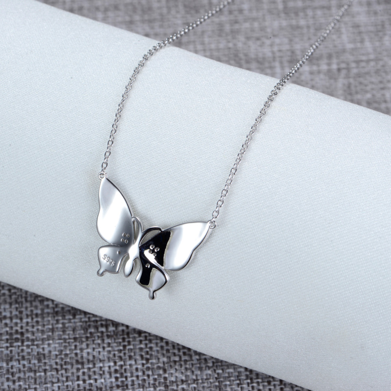 enamel graduate color butterfly necklace