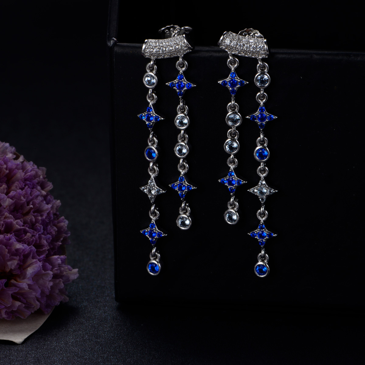Twinkling star stud earrings
