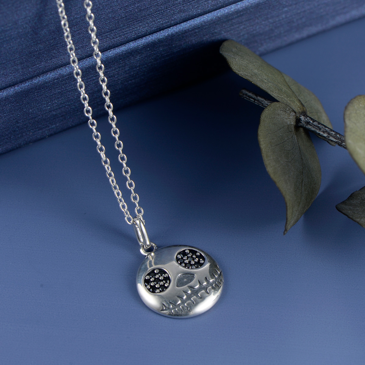 Skull head necklace