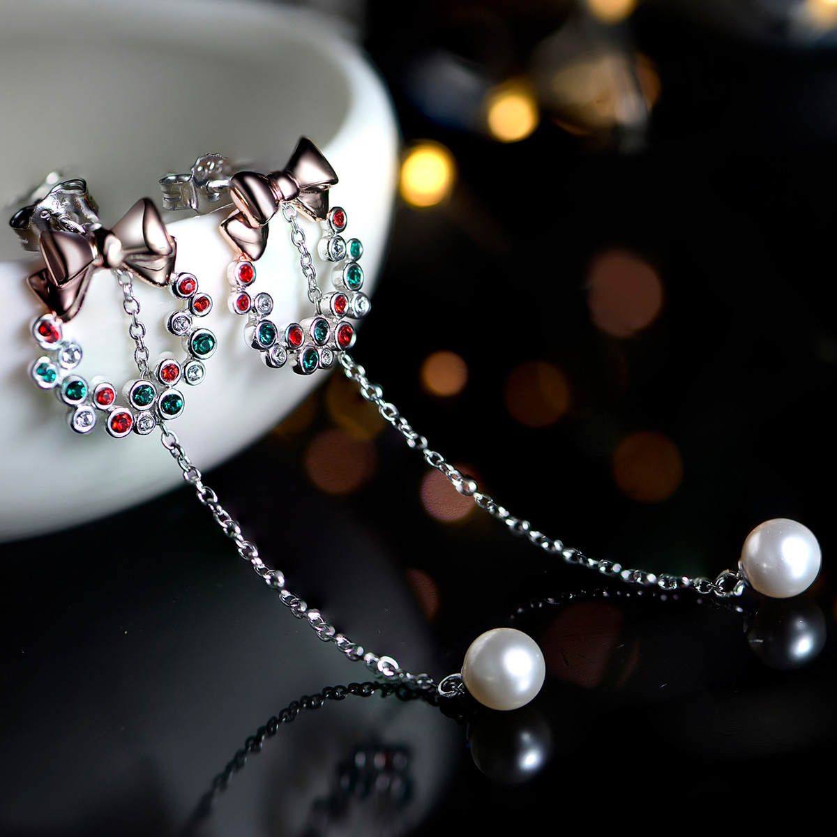 Christmas mistletoe pearl long earrings