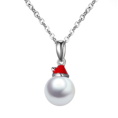 Pearl pendant necklace in Christmas hat