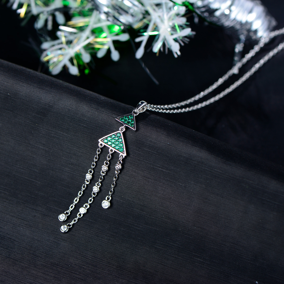 Christmas trees twinkling long pendant necklace