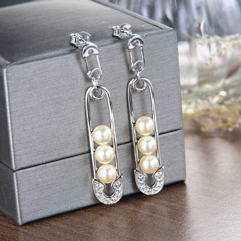 Pearl clip office lady studs earrings