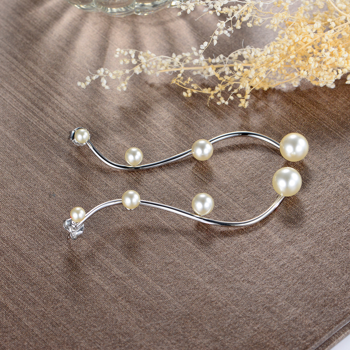 Pearl studs earrings