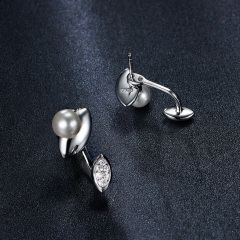 Pearl studs earrings