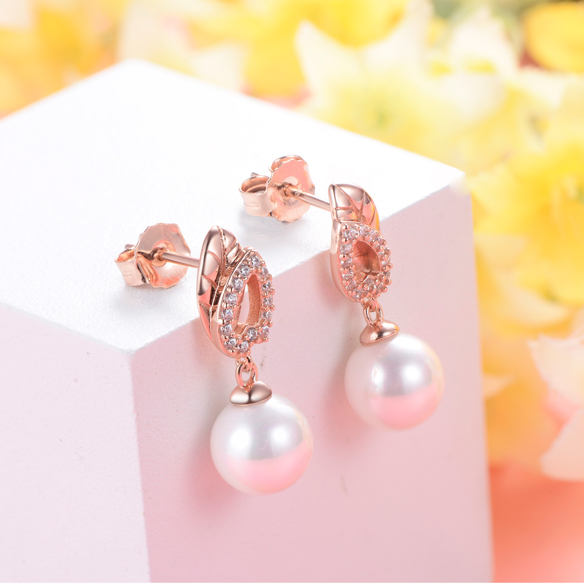 Pearl leaf studs earrings