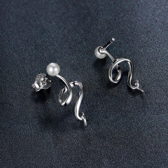 Pearl studs earrings