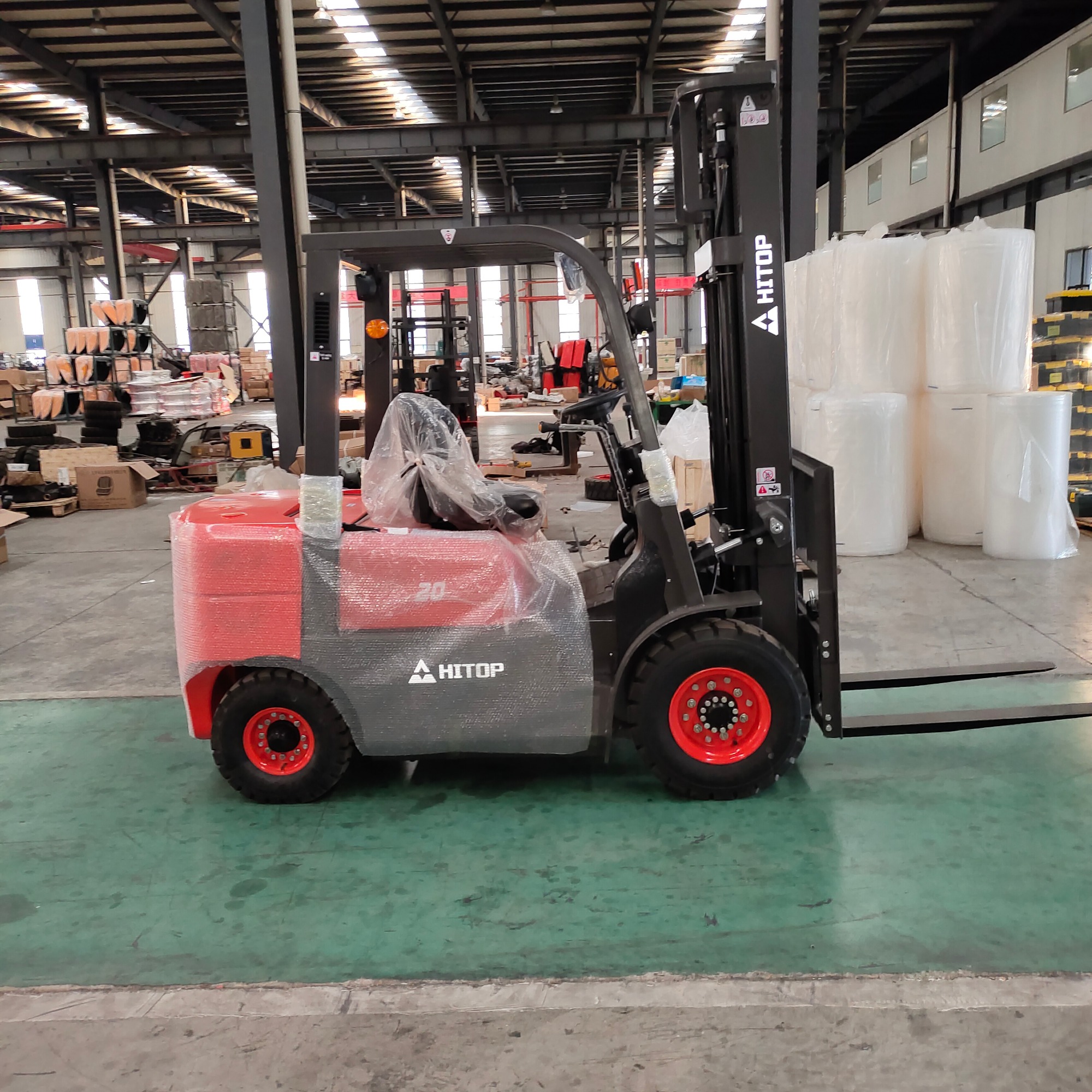 1 Unit HITOP 2Ton Diesel Forklift Delivered