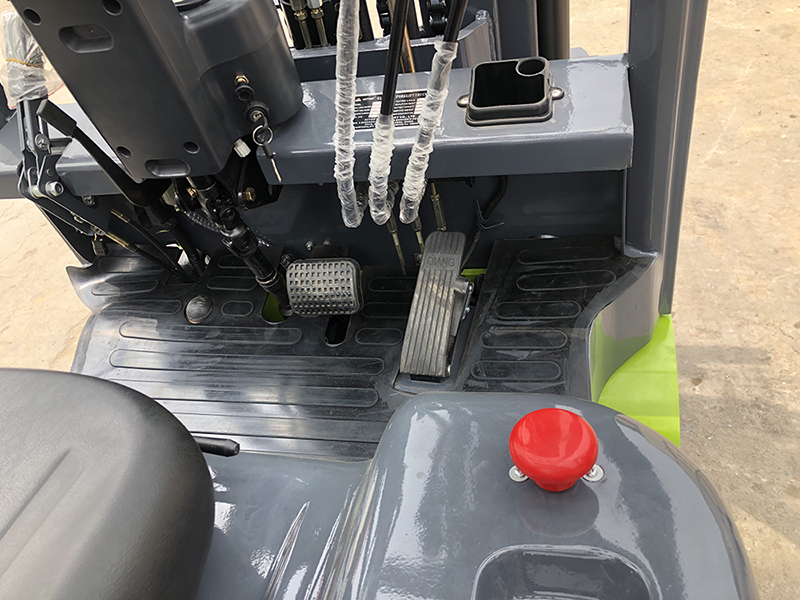 Autonomous troubleshooting and solutions for brake failures of electric forklifts