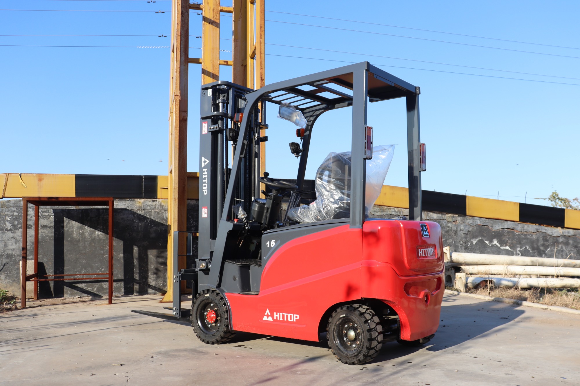One unit 1.5 tons forklift CPD16 exported to Saudi Arabia HITOP Forklift