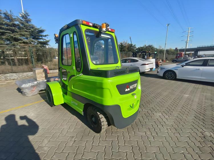 HITOP CPD35 Electric Forklift loaded Into Container