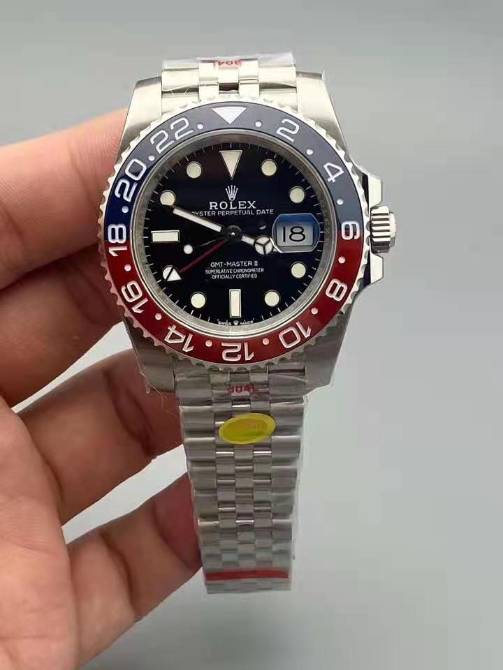 N factory major breakthrough Reengineering peak Rolex GMT (coke) one in red and blue ceramic ring, the only comparable quality goods color ceramic ring, using high-tech electroplating font, do not fade, 904 l steel, quality goods consistent GMT needle on