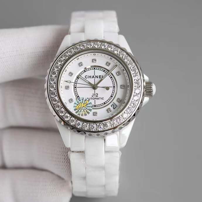 Chanel J12 watch the 20th anniversary of the establishment of "core" tribute