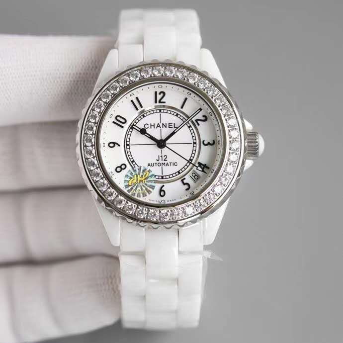 Chanel J12 watch the 20th anniversary of the establishment of "core" tribute