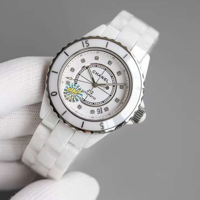 Chanel J12 watch the 20th anniversary of the establishment of "core" tribute