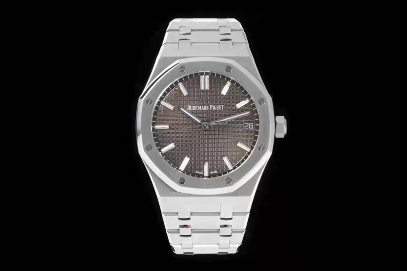 ZF audemars royal oak 15500 v2 version - shock online: eliminate excess movement deck, make it become more hollow out - steel table top achievement - strength to deduce the defending "steel king!" [6 big ingenious] 1. The real thing apart, size for 41 x10