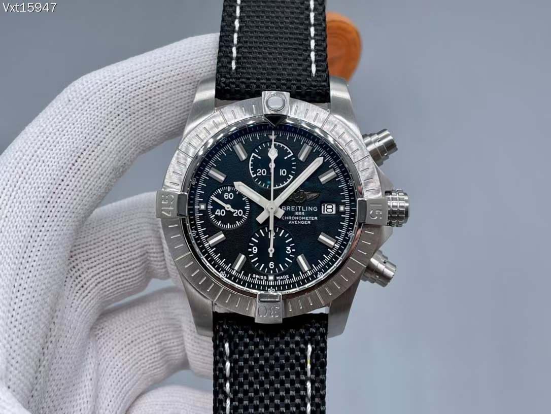 breitling avenger c7750 - 43mm