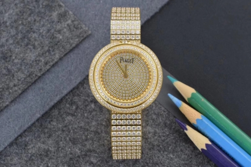 piaget possession G0A44083