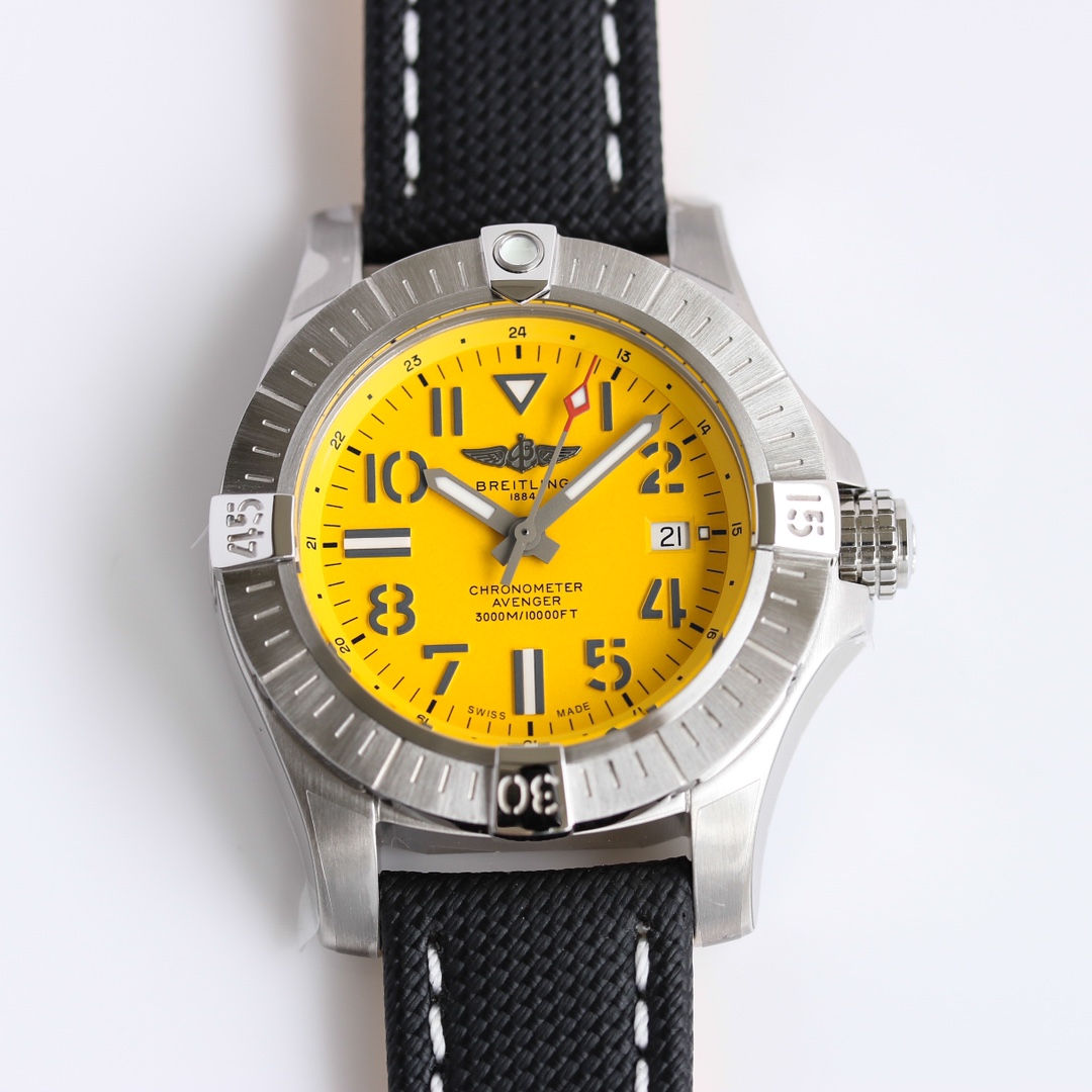 BREITLING Avenger Automatic 45*18.39