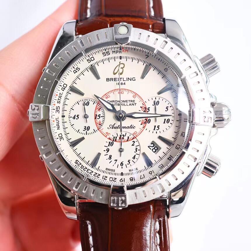 BREITLING Avenger Automatic chronograph 45  -7750