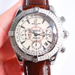 BREITLING Avenger Automatic chronograph 45  -7750