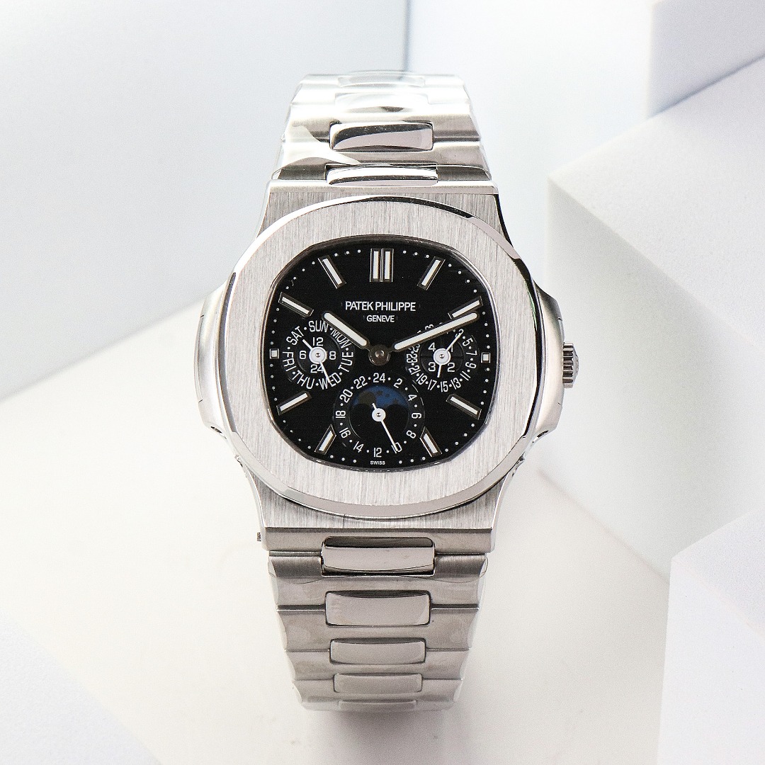 Patek philippe 5740 1g-001 nautilus 240 -40mm